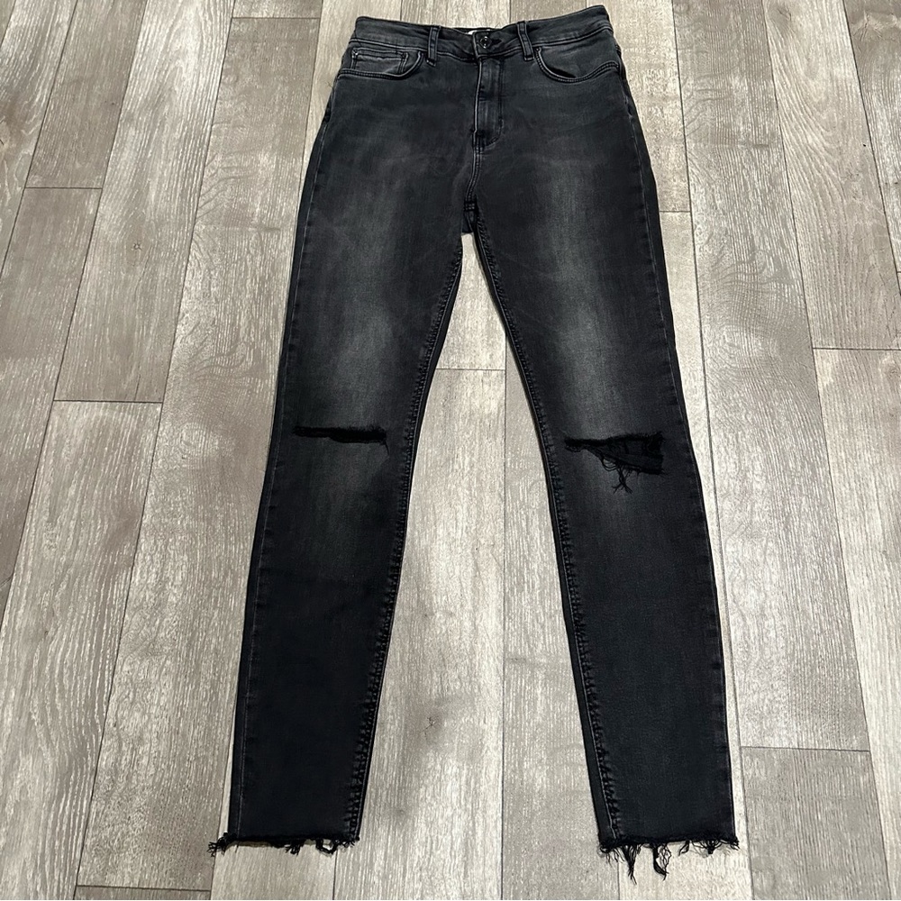 Zara High Rise Skinny Jeans in Faded Black With Frayed Hem and Rips Size 4